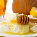 milk-cottage-cheese-with-honey