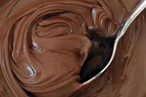swirls-of-melted-chocolate-with-spoon