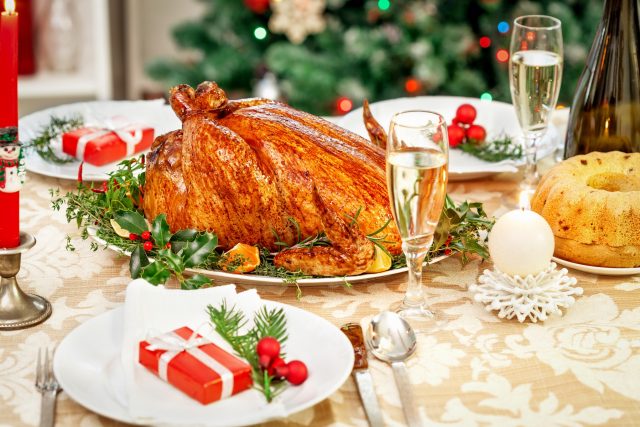 roasts Christmas dinner table