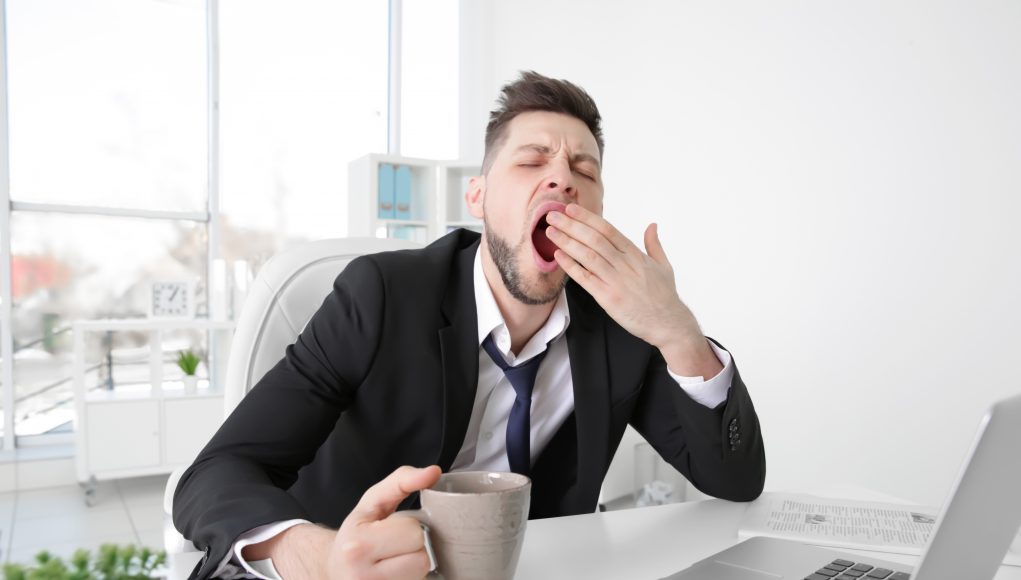 tired-business-man-yawning-workplace-office afternoon