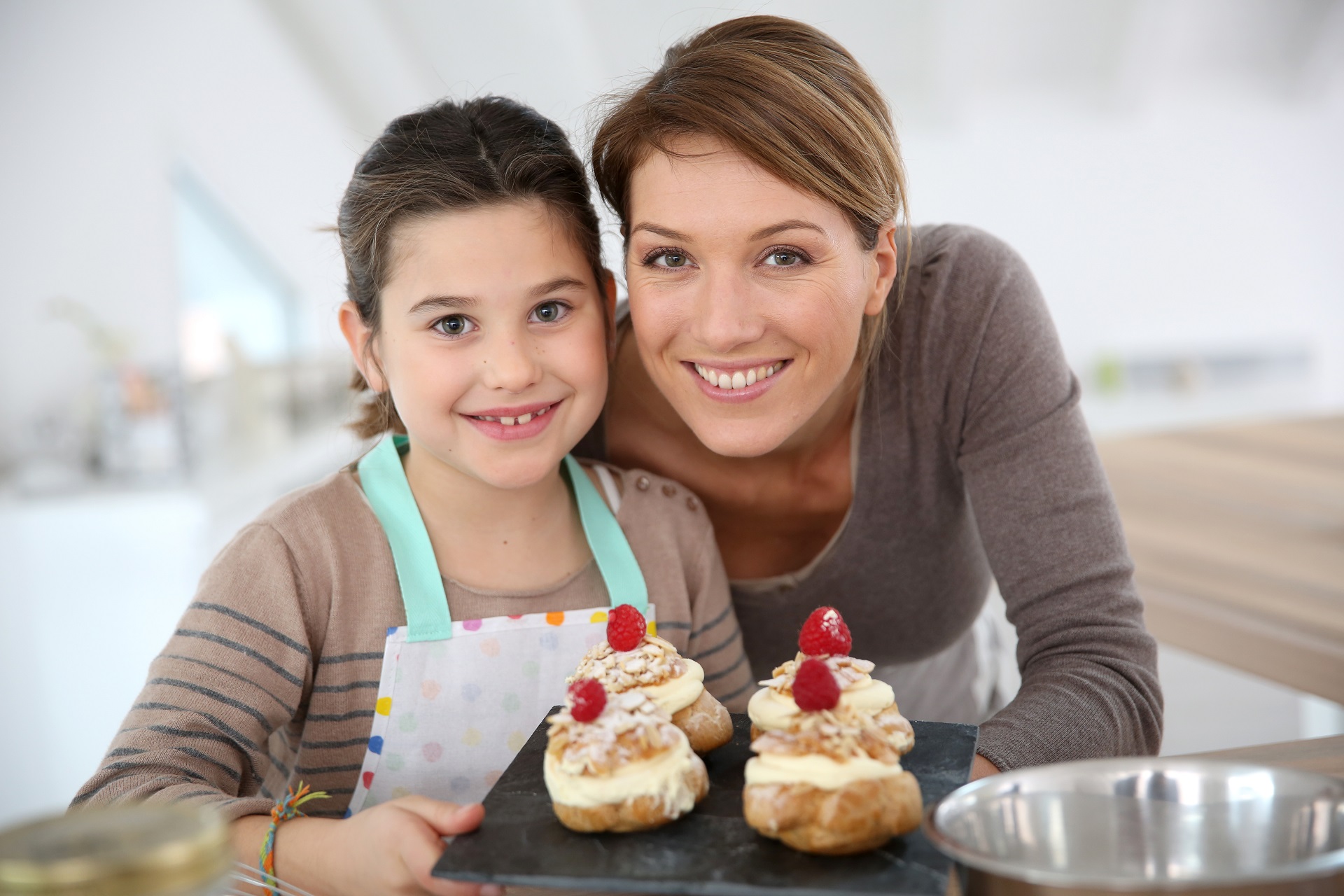 Mothers and women working from home can start a home food business on the side. 